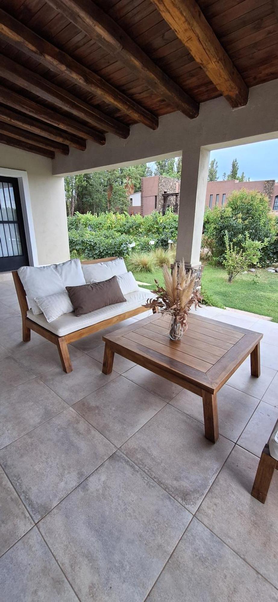 Casa En Chacras De Coria Con Vinedo Y Jacuzzi