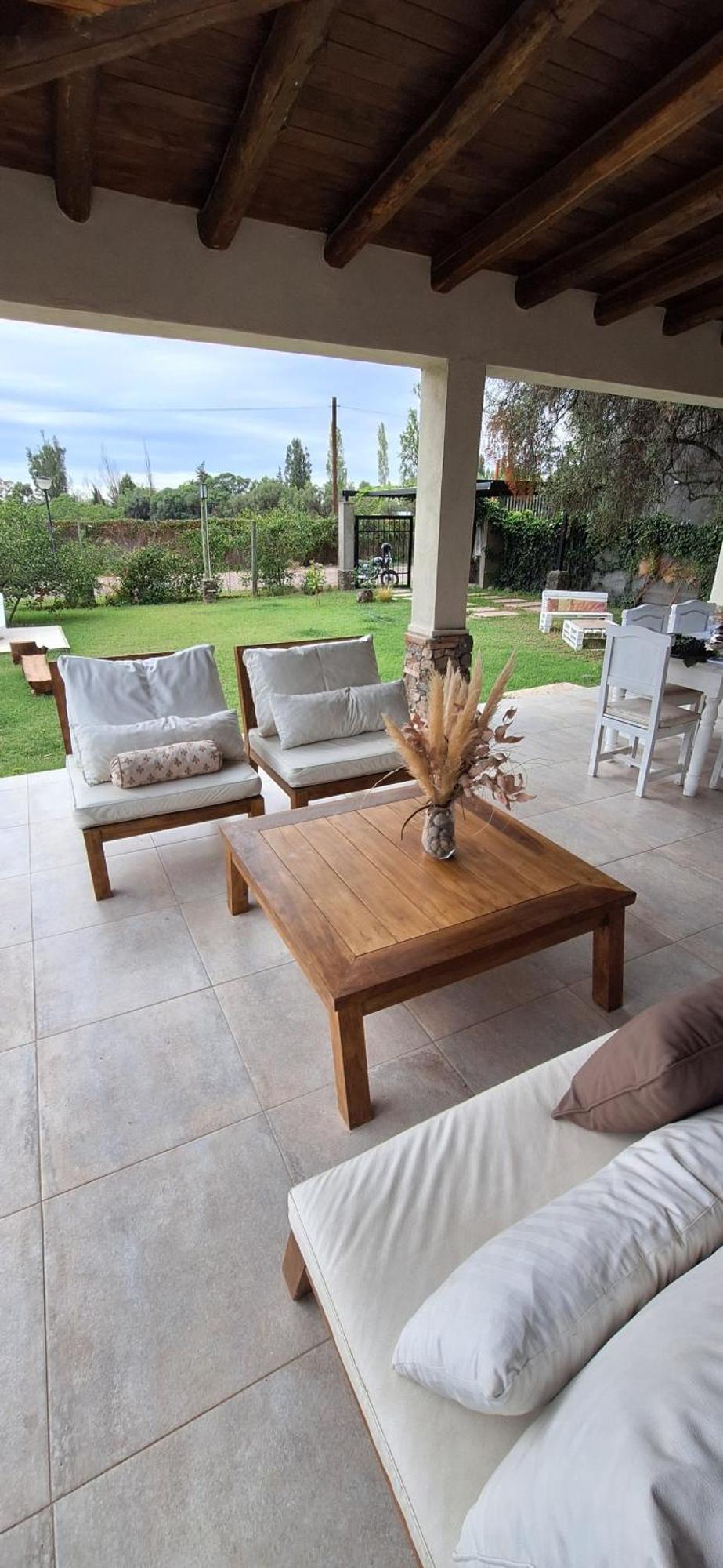Casa En Chacras De Coria Con Vinedo Y Jacuzzi Holiday home