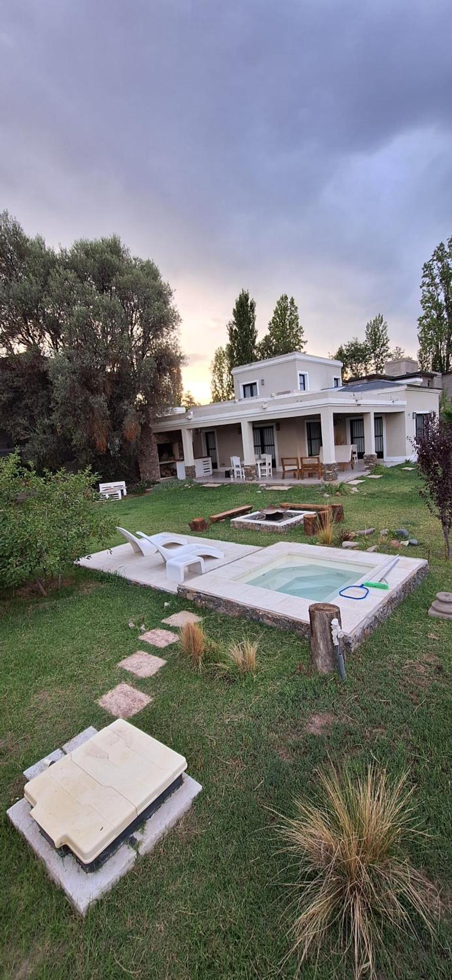 Holiday home Casa En Chacras De Coria Con Vinedo Y Jacuzzi